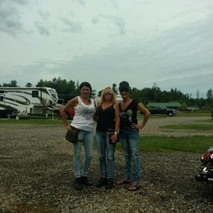 Meet your Posher, Debi